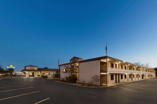 Days Inn by Wyndham Oak Ridge Knoxville image 28