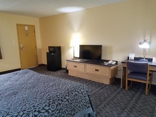 Days Inn by Wyndham Oak Ridge Knoxville image 7